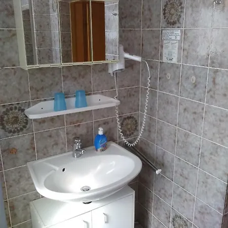 מלון Bergschlosschen 2*